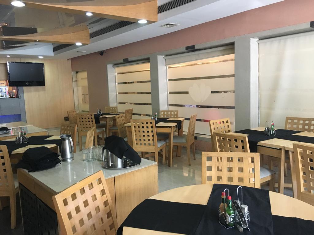 Sukh Hotel Bombaj Zewnętrze zdjęcie