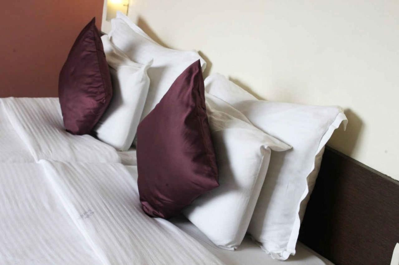 Sukh Hotel Bombaj Zewnętrze zdjęcie