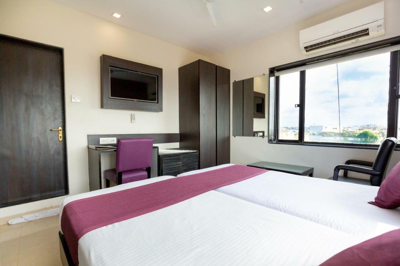 Sukh Hotel Bombaj Zewnętrze zdjęcie